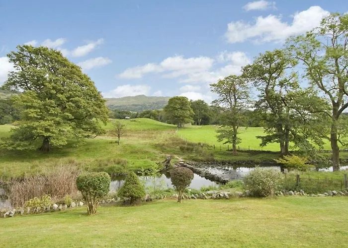 Riverbank At Stepping Stones Apartment